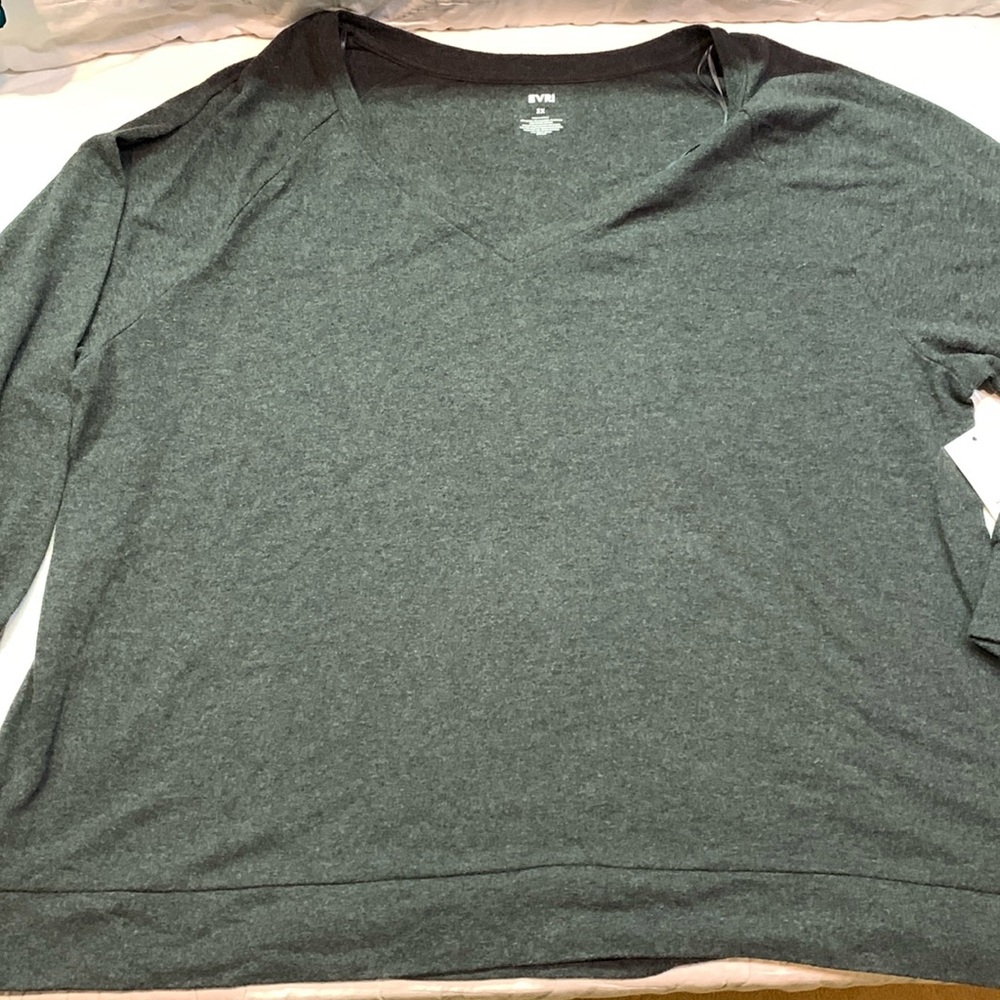 Evri‎ Women's Plus Size 3X Charcoal Gray Soft V-Neck Long Sleeve Tee Shirt NWT